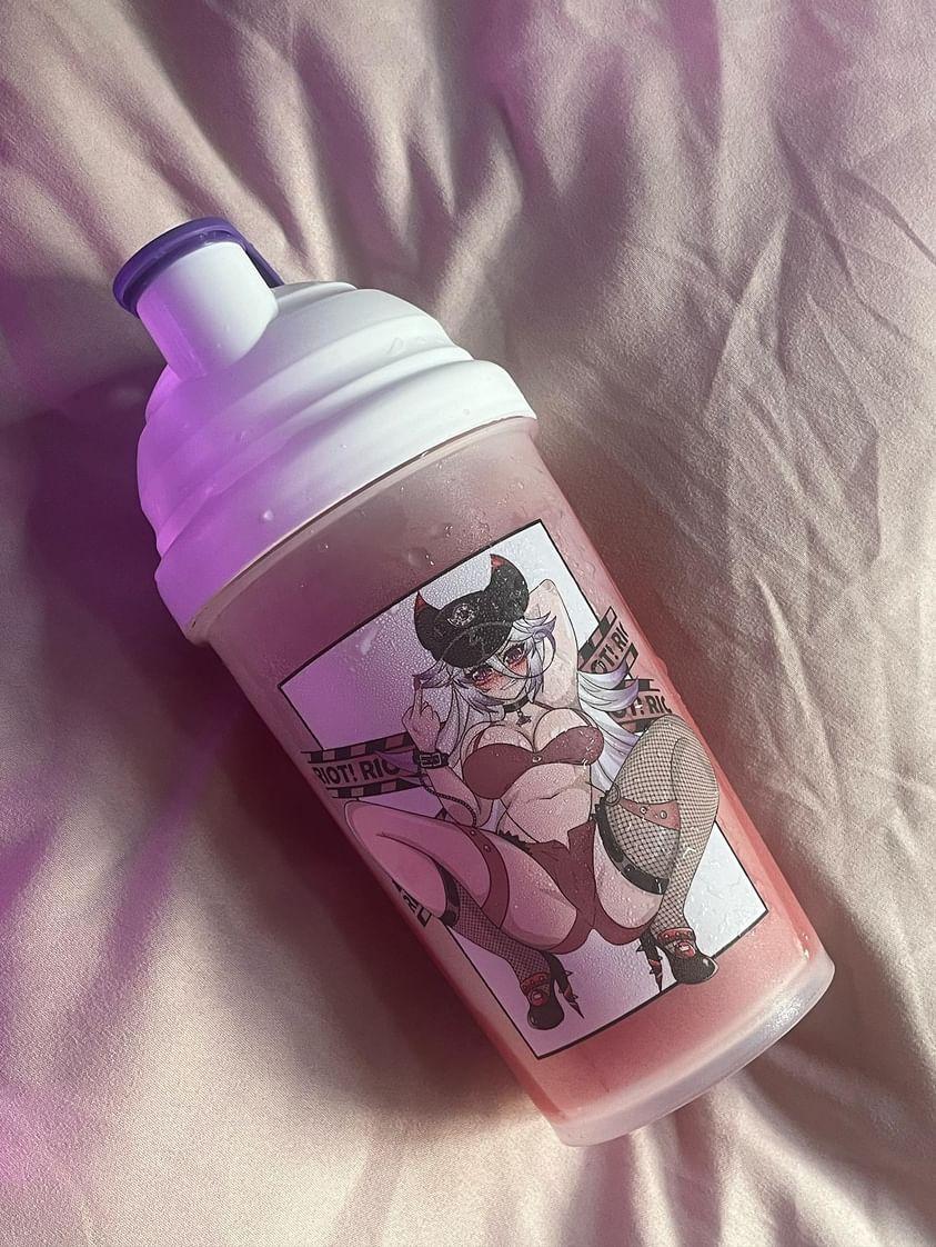 Waifu Wares Content Creator Raya Riot Rayussy Shaker